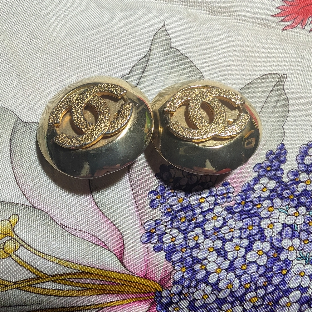 Chanel clip on earrings